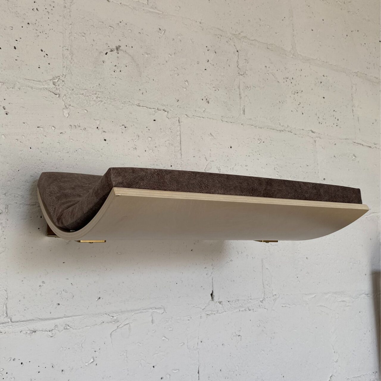 Półka Chill - Klon / poduszka Smooth Light Brown / Złote wsporniki - obrazek 6